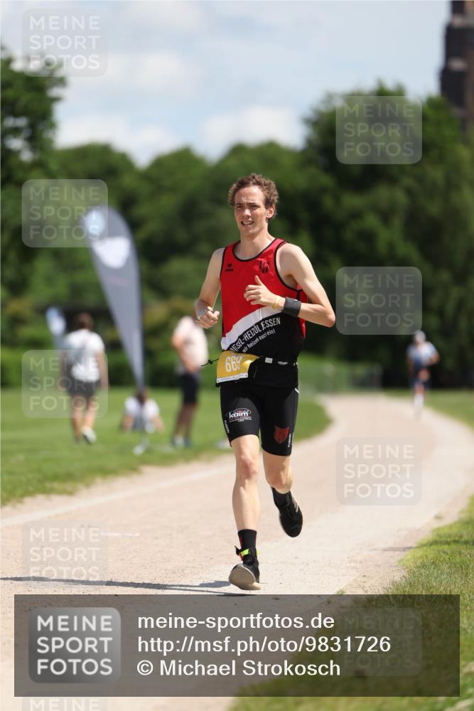 21.06.2026 - Viking Triathlon Michael Strokosch http://msf.ph/oto/9831726 21.06.2026 12:45:01 Laufen 669 meine-sportfotos.de