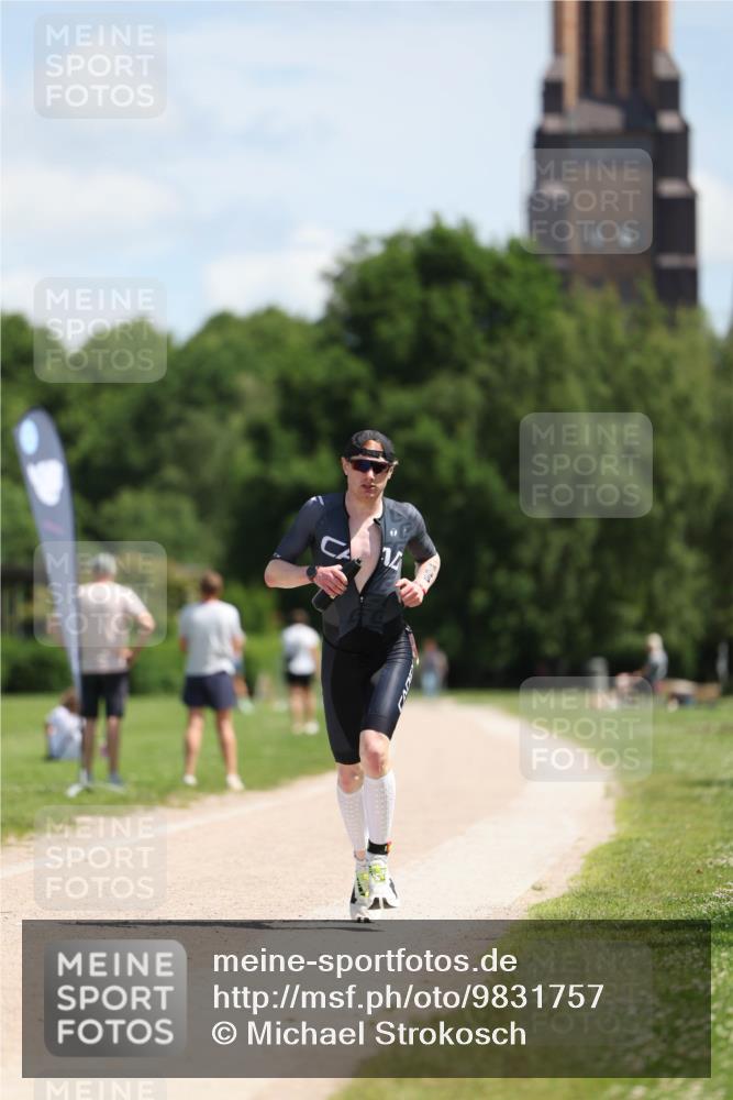 21.06.2026 - Viking Triathlon Michael Strokosch http://msf.ph/oto/9831757 21.06.2026 12:45:45 Laufen 565 meine-sportfotos.de