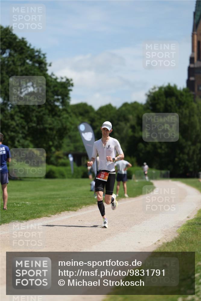 21.06.2026 - Viking Triathlon Michael Strokosch http://msf.ph/oto/9831791 21.06.2026 12:46:39 Laufen 38 meine-sportfotos.de