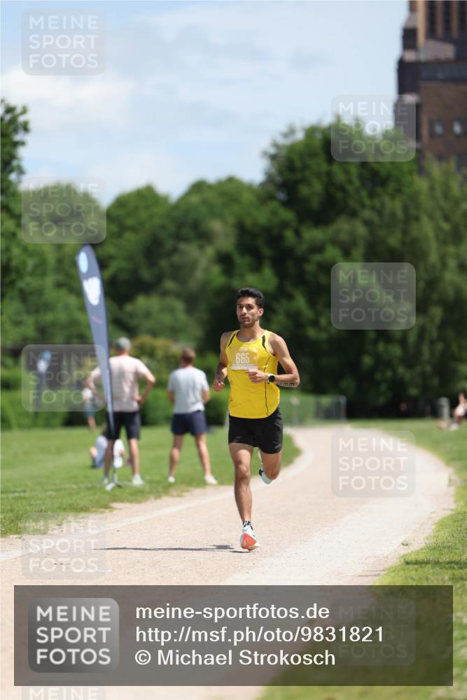 21.06.2026 - Viking Triathlon Michael Strokosch http://msf.ph/oto/9831821 21.06.2026 12:47:19 Laufen 665 meine-sportfotos.de