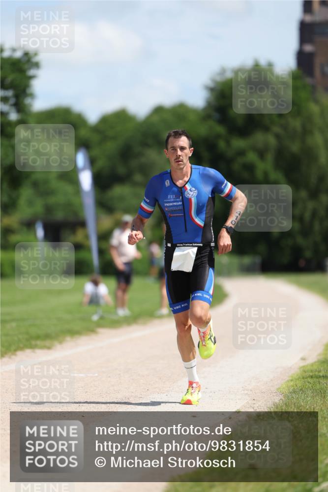 21.06.2026 - Viking Triathlon Michael Strokosch http://msf.ph/oto/9831854 21.06.2026 12:48:34 Laufen 410 meine-sportfotos.de