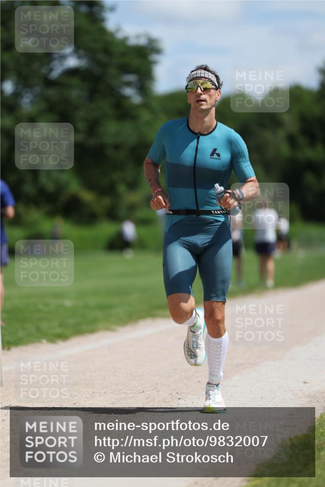 21.06.2026 - Viking Triathlon Michael Strokosch http://msf.ph/oto/9832007 21.06.2026 12:52:36 Laufen 27, 265, 447 meine-sportfotos.de