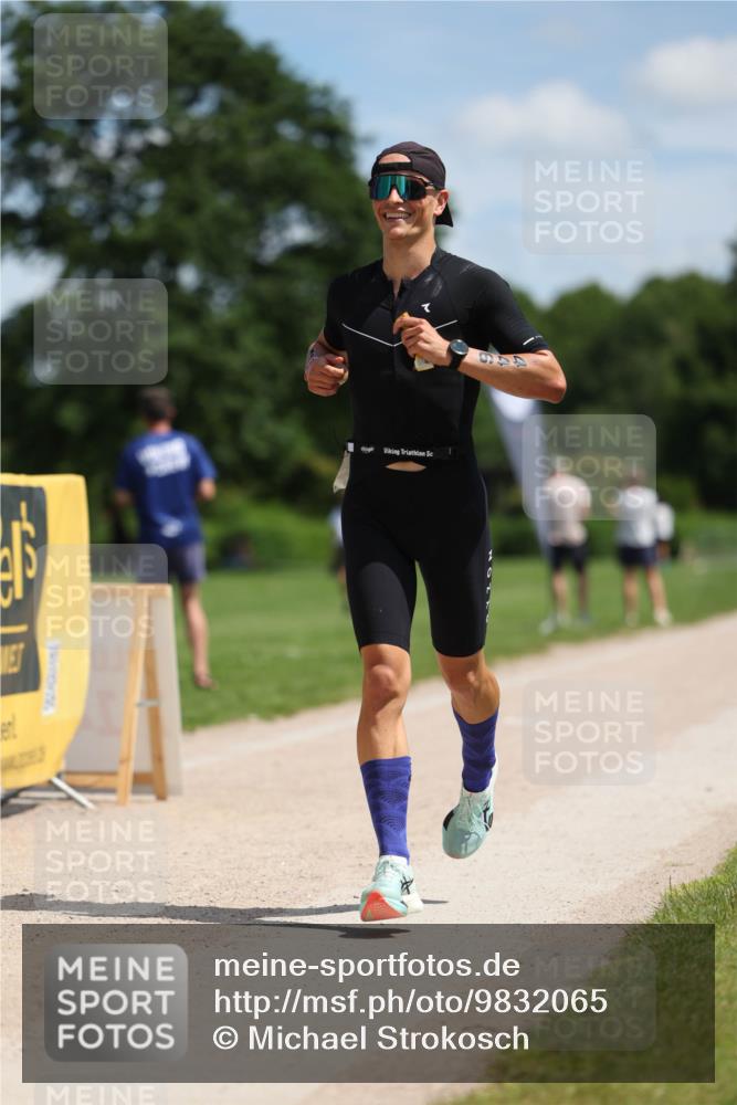 21.06.2026 - Viking Triathlon Michael Strokosch http://msf.ph/oto/9832065 21.06.2026 12:53:38 Laufen 446 meine-sportfotos.de