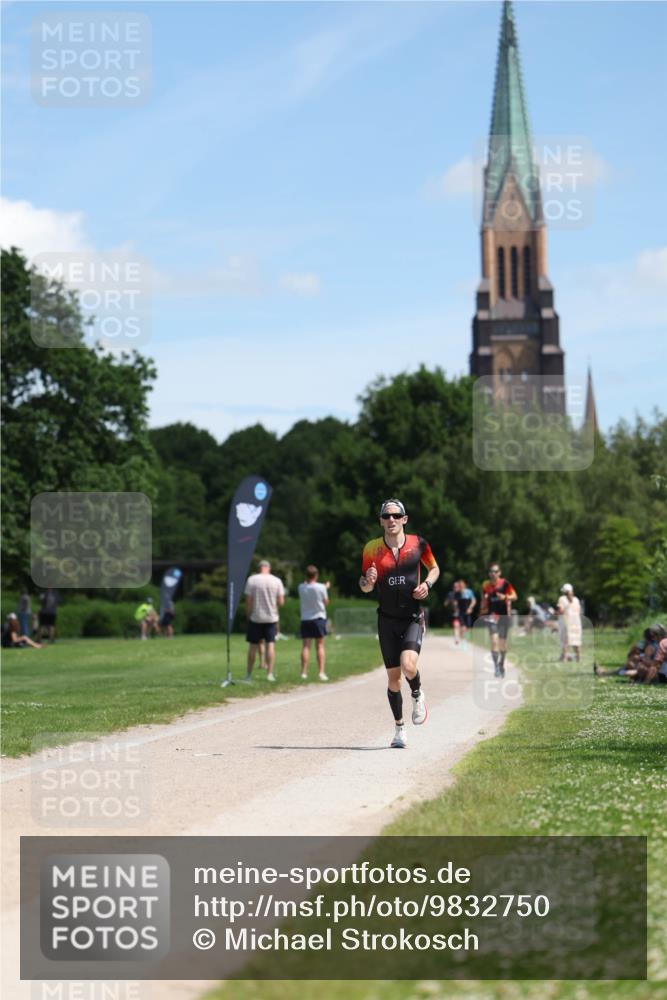 21.06.2026 - Viking Triathlon Michael Strokosch http://msf.ph/oto/9832750 21.06.2026 13:04:55 Laufen 467, 475 meine-sportfotos.de