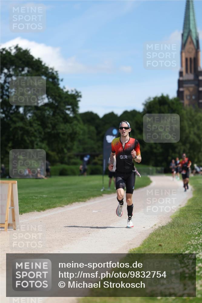 21.06.2026 - Viking Triathlon Michael Strokosch http://msf.ph/oto/9832754 21.06.2026 13:04:57 Laufen 465, 467 meine-sportfotos.de