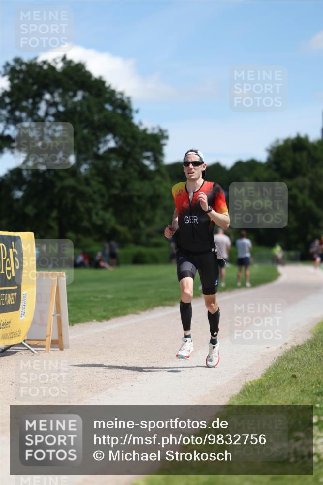 21.06.2026 - Viking Triathlon Michael Strokosch http://msf.ph/oto/9832756 21.06.2026 13:04:58 Laufen 465, 467 meine-sportfotos.de
