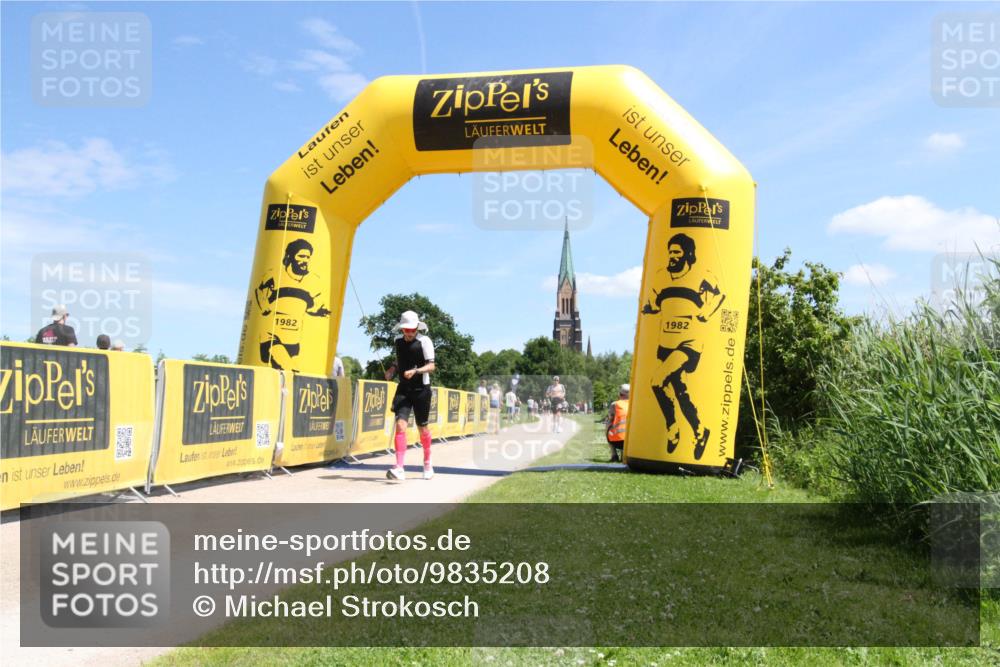 21.06.2026 - Viking Triathlon Michael Strokosch http://msf.ph/oto/9835208 21.06.2026 13:20:29 Laufen 559, 567 meine-sportfotos.de