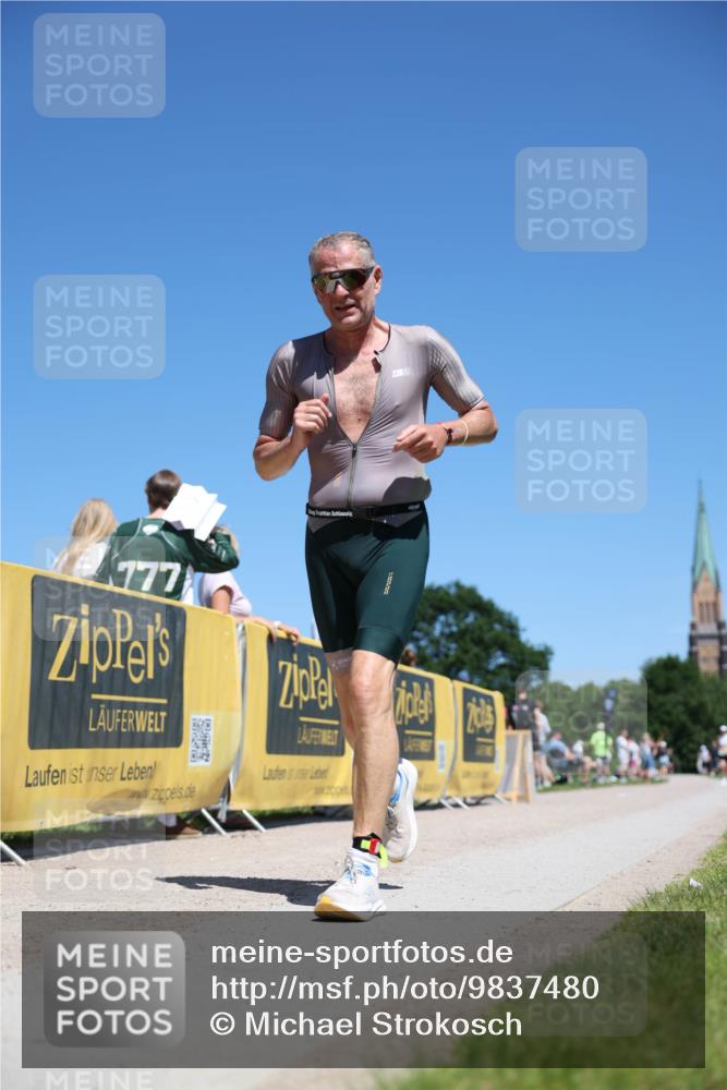 21.06.2026 - Viking Triathlon Michael Strokosch http://msf.ph/oto/9837480 21.06.2026 14:30:37 Laufen 60 meine-sportfotos.de