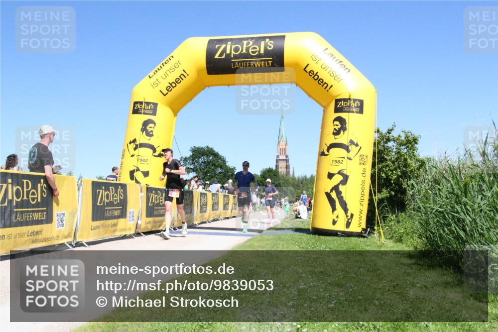 21.06.2026 - Viking Triathlon Michael Strokosch http://msf.ph/oto/9839053 21.06.2026 15:20:36 Laufen 414, 423 meine-sportfotos.de