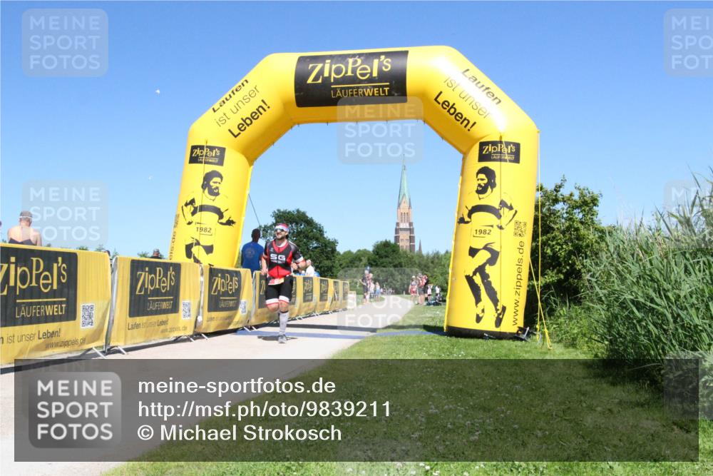 21.06.2026 - Viking Triathlon Michael Strokosch http://msf.ph/oto/9839211 21.06.2026 15:42:37 Laufen 57, 195 meine-sportfotos.de