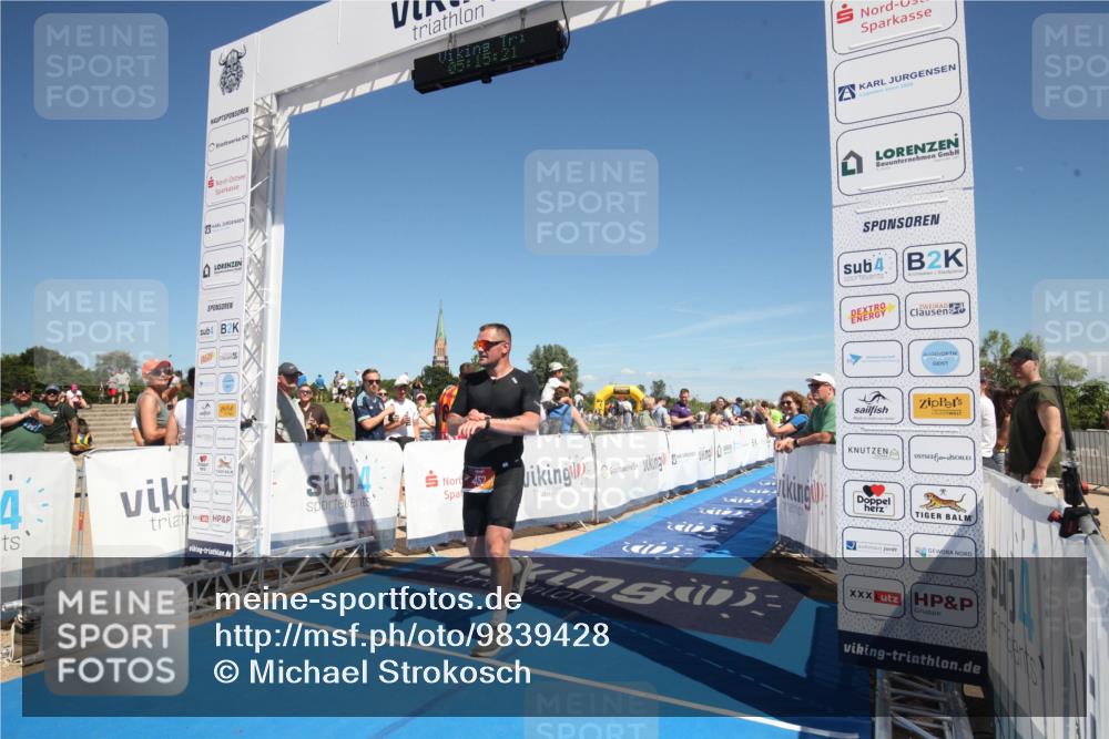 21.06.2026 - Viking Triathlon Michael Strokosch http://msf.ph/oto/9839428 21.06.2026 15:15:35 Ziel 452 meine-sportfotos.de