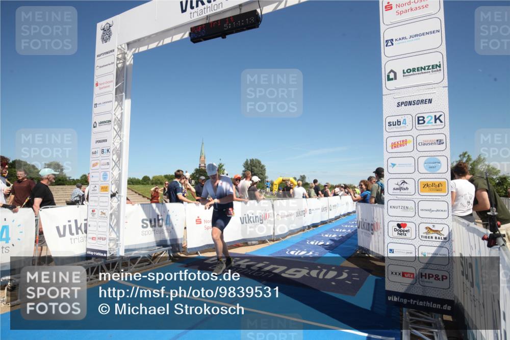 21.06.2026 - Viking Triathlon Michael Strokosch http://msf.ph/oto/9839531 21.06.2026 15:22:05 Ziel 442 meine-sportfotos.de