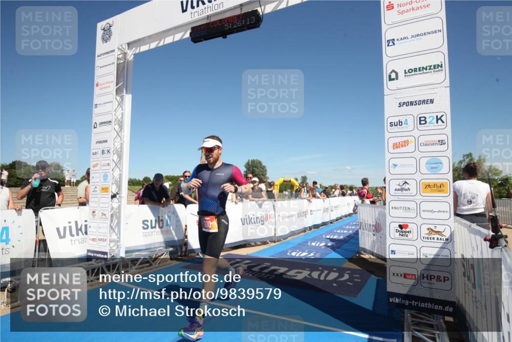 21.06.2026 - Viking Triathlon Michael Strokosch http://msf.ph/oto/9839579 21.06.2026 15:31:39 Ziel 330 meine-sportfotos.de
