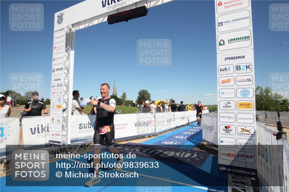 21.06.2026 - Viking Triathlon Michael Strokosch http://msf.ph/oto/9839633 21.06.2026 15:42:38 Ziel 300 meine-sportfotos.de