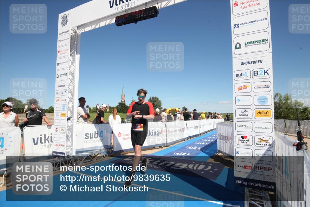 21.06.2026 - Viking Triathlon Michael Strokosch http://msf.ph/oto/9839635 21.06.2026 15:42:40 Ziel 300 meine-sportfotos.de