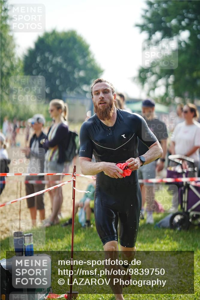 21.06.2026 - 29. Vierlanden-Triathlon LAZAROV Photography http://msf.ph/oto/9839750 21.06.2026 08:33:41 Schwimmen 9, 111 meine-sportfotos.de
