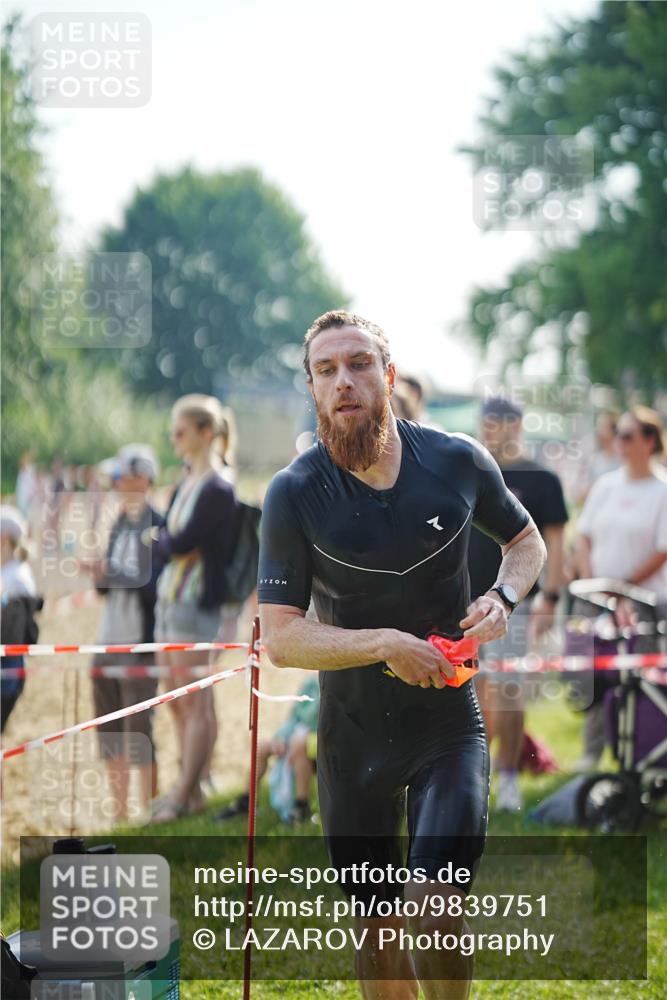 21.06.2026 - 29. Vierlanden-Triathlon LAZAROV Photography http://msf.ph/oto/9839751 21.06.2026 08:33:41 Schwimmen 9, 111 meine-sportfotos.de