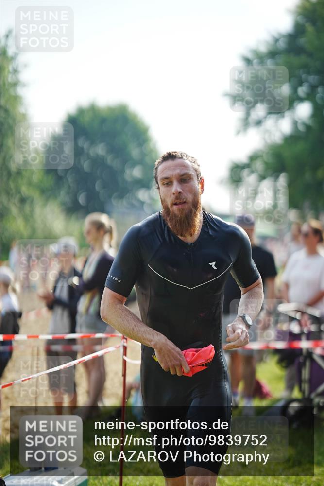 21.06.2026 - 29. Vierlanden-Triathlon LAZAROV Photography http://msf.ph/oto/9839752 21.06.2026 08:33:41 Schwimmen 9, 111 meine-sportfotos.de