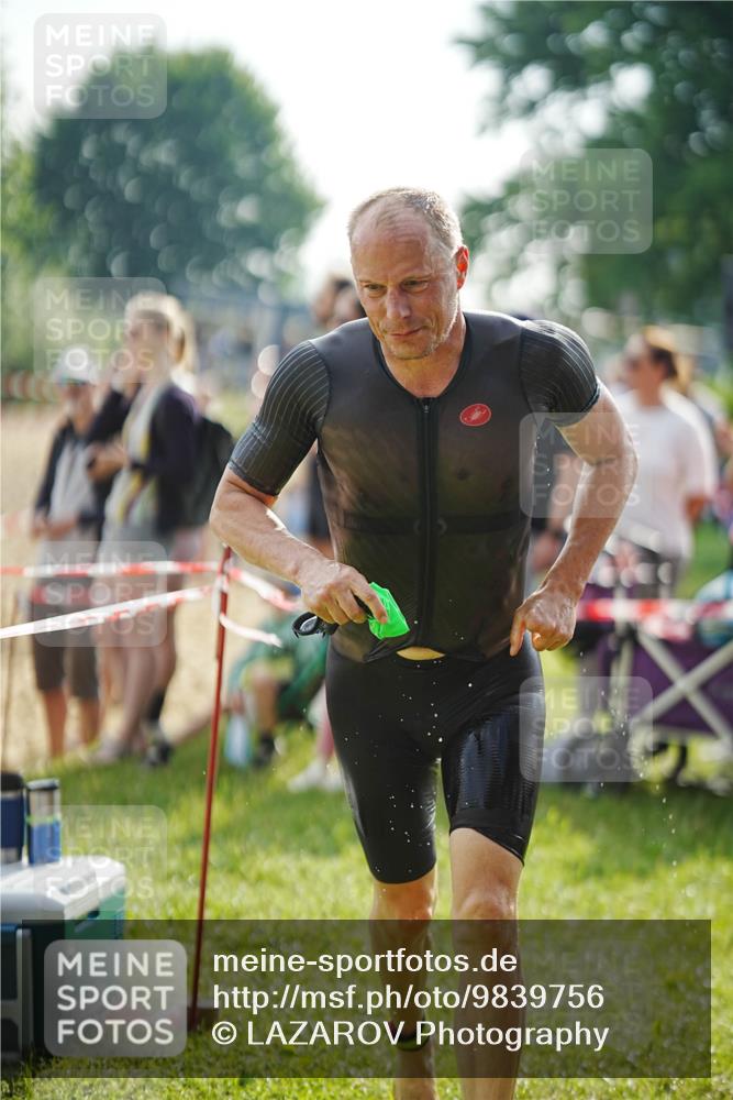 21.06.2026 - 29. Vierlanden-Triathlon LAZAROV Photography http://msf.ph/oto/9839756 21.06.2026 08:35:14 Schwimmen 216 meine-sportfotos.de
