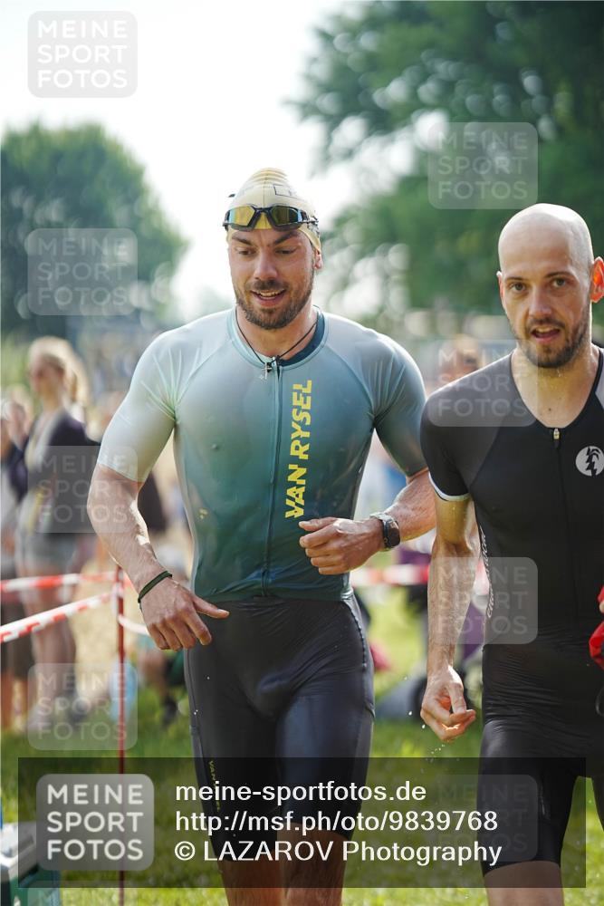 21.06.2026 - 29. Vierlanden-Triathlon LAZAROV Photography http://msf.ph/oto/9839768 21.06.2026 08:35:30 Schwimmen 23, 49, 79 meine-sportfotos.de