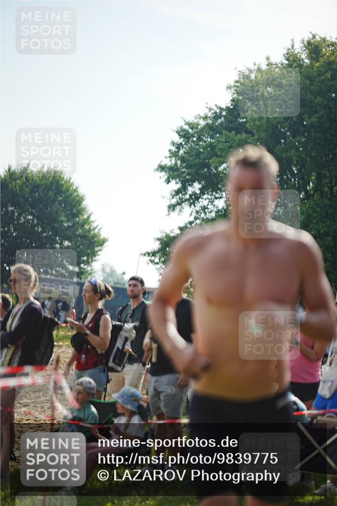 21.06.2026 - 29. Vierlanden-Triathlon LAZAROV Photography http://msf.ph/oto/9839775 21.06.2026 08:36:48 Schwimmen 207, 211 meine-sportfotos.de
