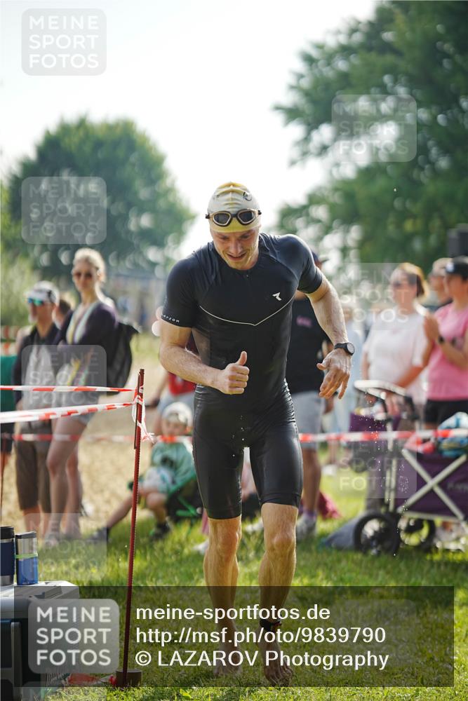 21.06.2026 - 29. Vierlanden-Triathlon LAZAROV Photography http://msf.ph/oto/9839790 21.06.2026 08:37:26 Schwimmen 46 meine-sportfotos.de