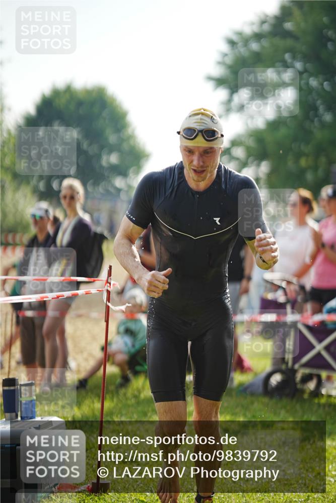 21.06.2026 - 29. Vierlanden-Triathlon LAZAROV Photography http://msf.ph/oto/9839792 21.06.2026 08:37:27 Schwimmen 46, 107 meine-sportfotos.de