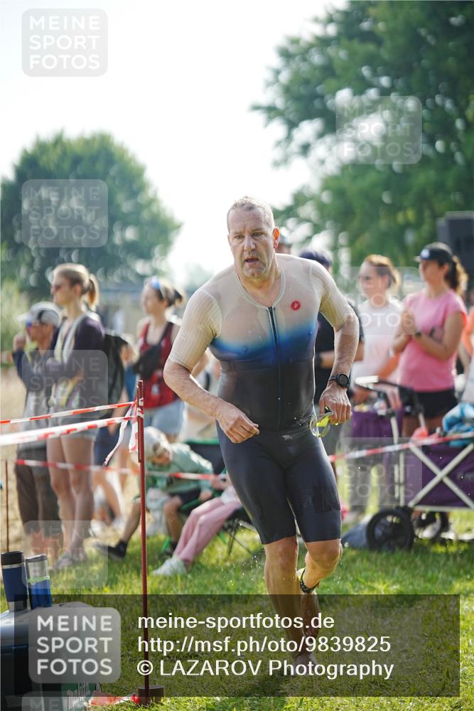 21.06.2026 - 29. Vierlanden-Triathlon LAZAROV Photography http://msf.ph/oto/9839825 21.06.2026 08:39:35 Schwimmen 3, 32, 155, 166 meine-sportfotos.de