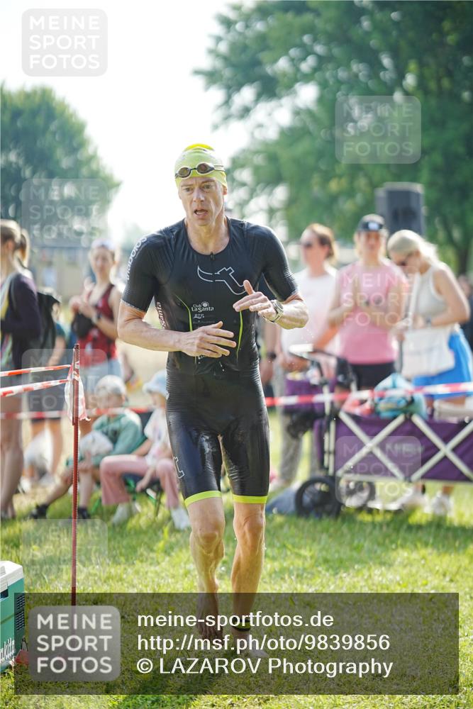 21.06.2026 - 29. Vierlanden-Triathlon LAZAROV Photography http://msf.ph/oto/9839856 21.06.2026 08:40:09 Schwimmen 7, 21 meine-sportfotos.de