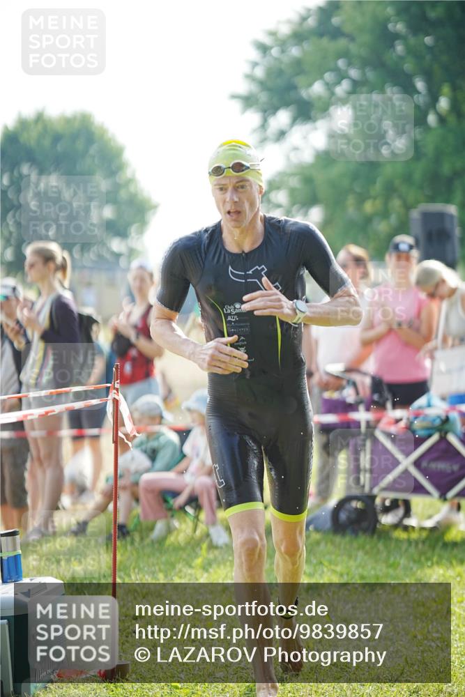 21.06.2026 - 29. Vierlanden-Triathlon LAZAROV Photography http://msf.ph/oto/9839857 21.06.2026 08:40:09 Schwimmen 7, 21 meine-sportfotos.de