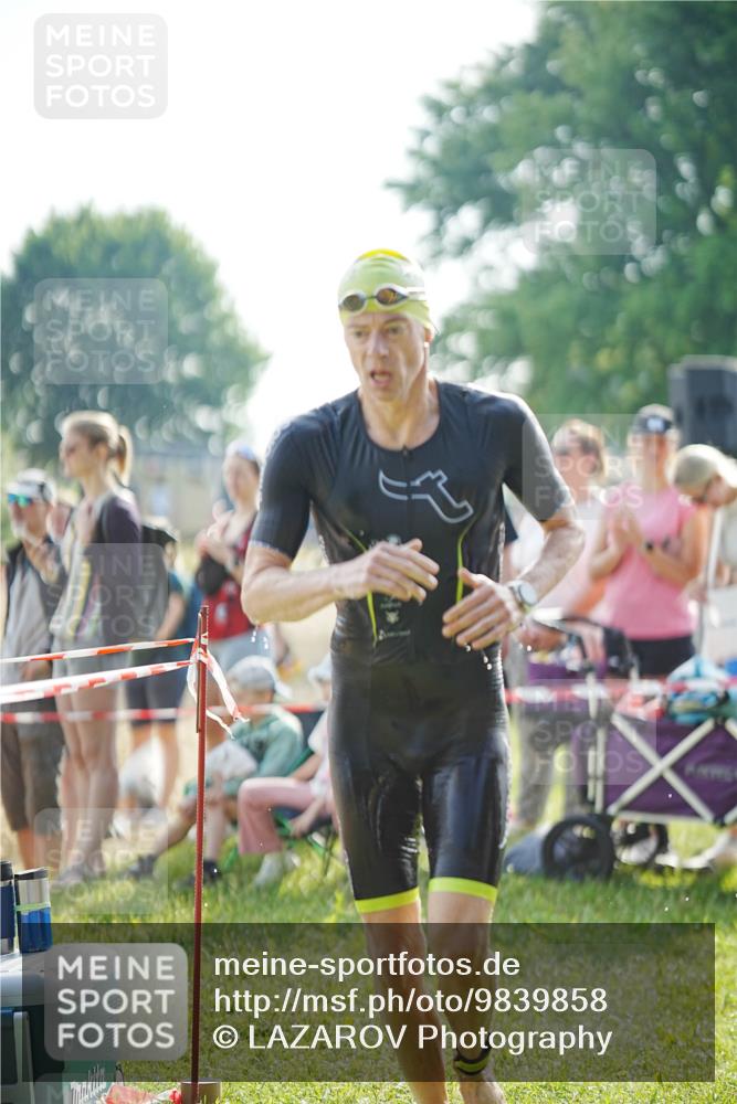 21.06.2026 - 29. Vierlanden-Triathlon LAZAROV Photography http://msf.ph/oto/9839858 21.06.2026 08:40:09 Schwimmen 7, 21 meine-sportfotos.de