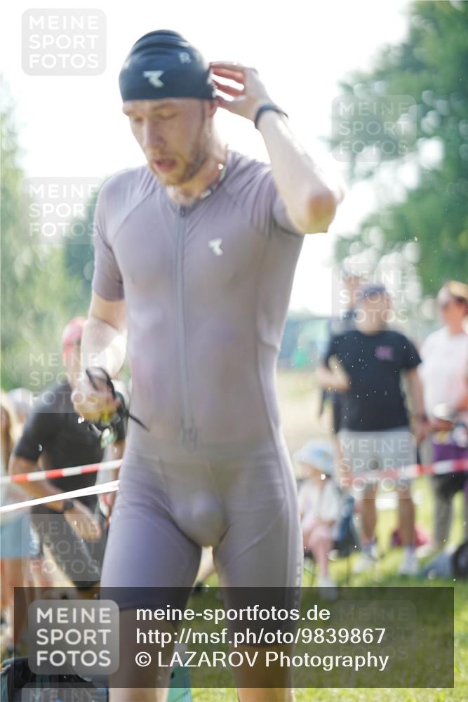 21.06.2026 - 29. Vierlanden-Triathlon LAZAROV Photography http://msf.ph/oto/9839867 21.06.2026 08:40:16 Schwimmen 21, 55, 78, 109 meine-sportfotos.de