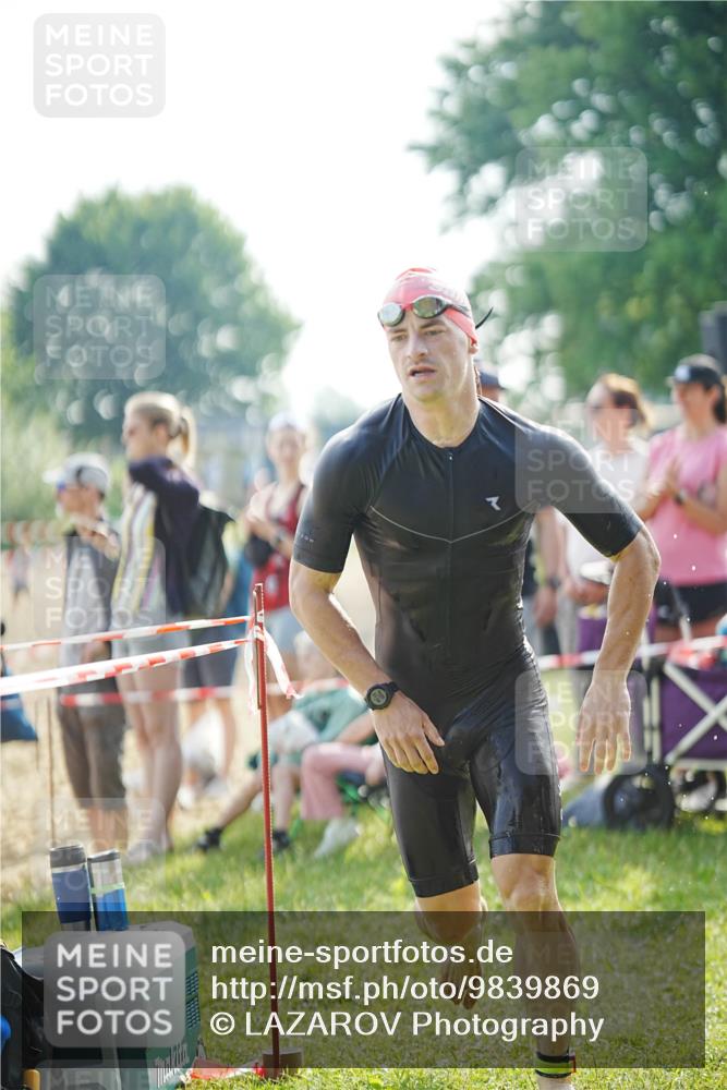 21.06.2026 - 29. Vierlanden-Triathlon LAZAROV Photography http://msf.ph/oto/9839869 21.06.2026 08:40:17 Schwimmen 21, 55, 78, 109 meine-sportfotos.de