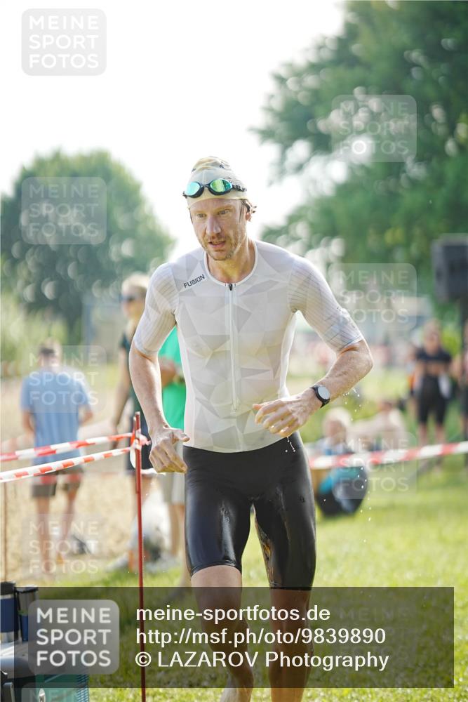 21.06.2026 - 29. Vierlanden-Triathlon LAZAROV Photography http://msf.ph/oto/9839890 21.06.2026 08:49:38 Schwimmen 187 meine-sportfotos.de