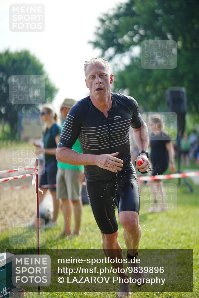 21.06.2026 - 29. Vierlanden-Triathlon LAZAROV Photography http://msf.ph/oto/9839896 21.06.2026 08:49:49 Schwimmen 153 meine-sportfotos.de