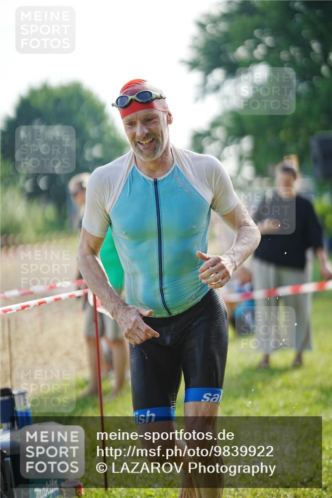 21.06.2026 - 29. Vierlanden-Triathlon LAZAROV Photography http://msf.ph/oto/9839922 21.06.2026 08:50:23 Schwimmen 115, 139 meine-sportfotos.de