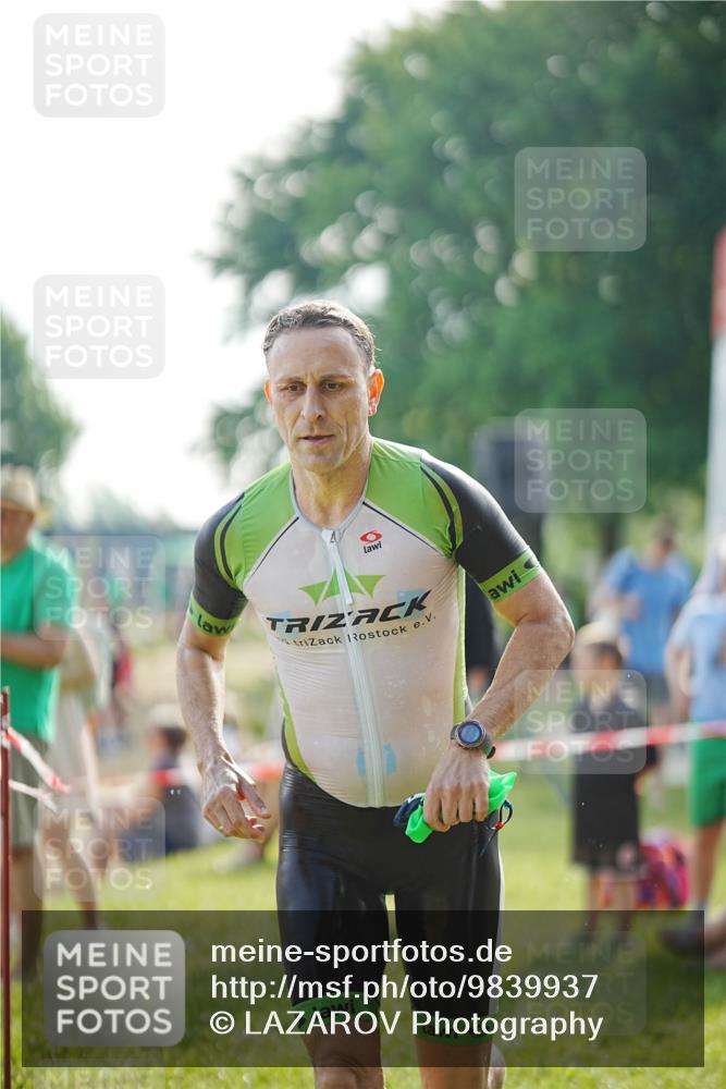 21.06.2026 - 29. Vierlanden-Triathlon LAZAROV Photography http://msf.ph/oto/9839937 21.06.2026 08:50:50 Schwimmen 101, 163 meine-sportfotos.de
