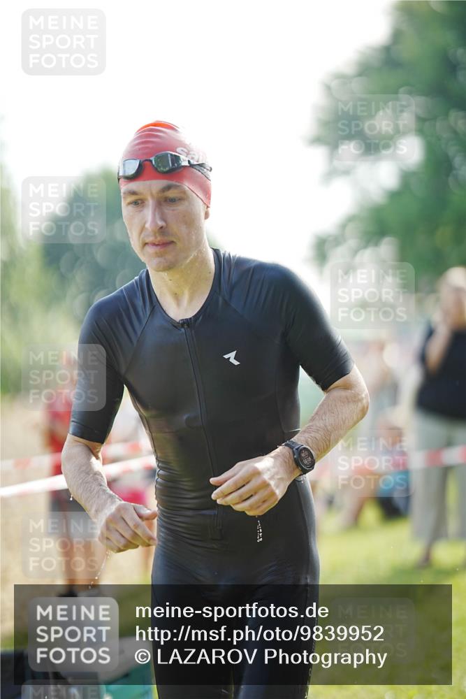 21.06.2026 - 29. Vierlanden-Triathlon LAZAROV Photography http://msf.ph/oto/9839952 21.06.2026 08:51:01 Schwimmen 100, 179, 1353 meine-sportfotos.de