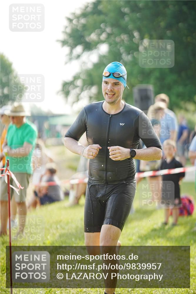 21.06.2026 - 29. Vierlanden-Triathlon LAZAROV Photography http://msf.ph/oto/9839957 21.06.2026 08:51:11 Schwimmen 71 meine-sportfotos.de