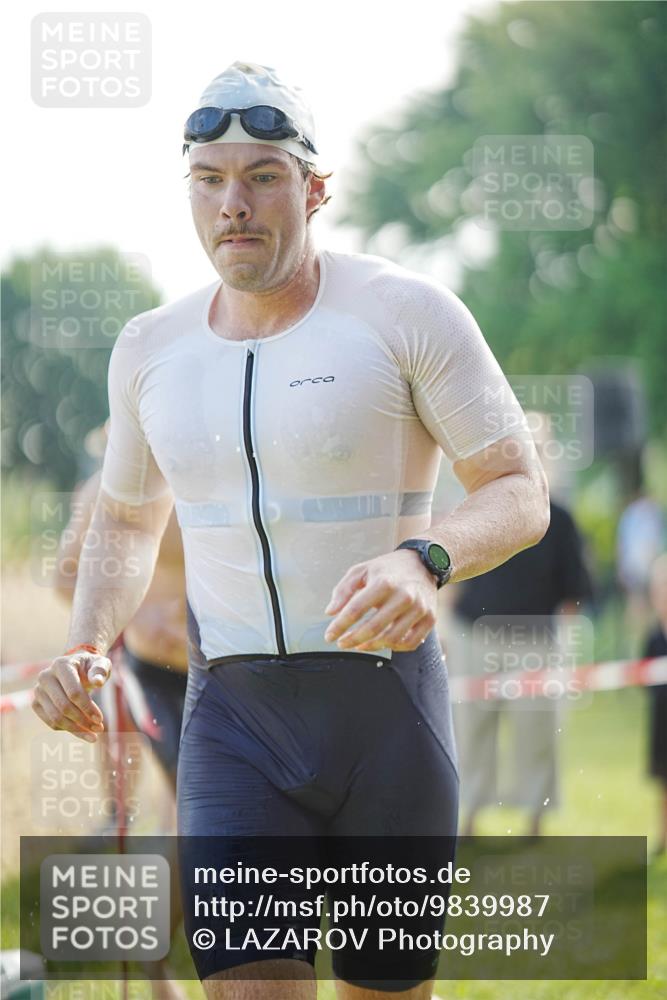21.06.2026 - 29. Vierlanden-Triathlon LAZAROV Photography http://msf.ph/oto/9839987 21.06.2026 08:52:19 Schwimmen 5, 58, 171 meine-sportfotos.de