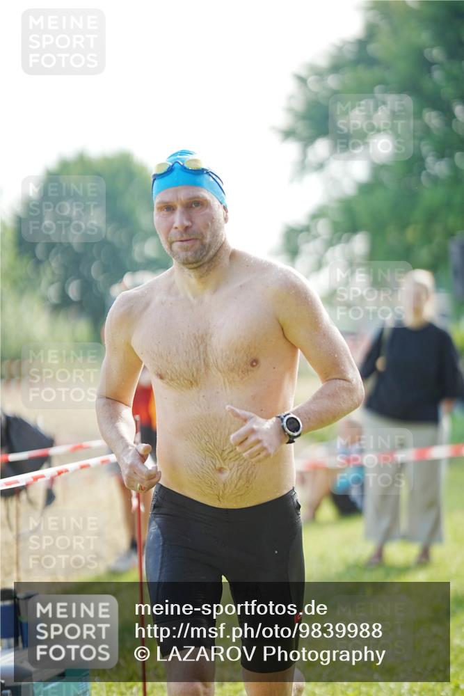 21.06.2026 - 29. Vierlanden-Triathlon LAZAROV Photography http://msf.ph/oto/9839988 21.06.2026 08:52:20 Schwimmen 5, 58, 171 meine-sportfotos.de