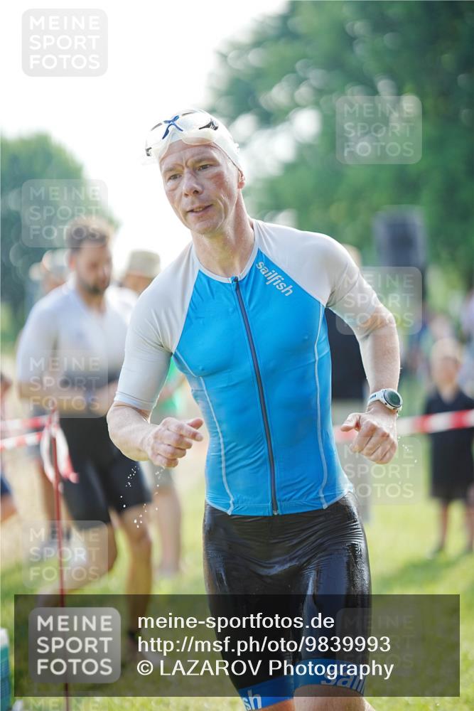 21.06.2026 - 29. Vierlanden-Triathlon LAZAROV Photography http://msf.ph/oto/9839993 21.06.2026 08:52:29 Schwimmen 33, 171, 181 meine-sportfotos.de