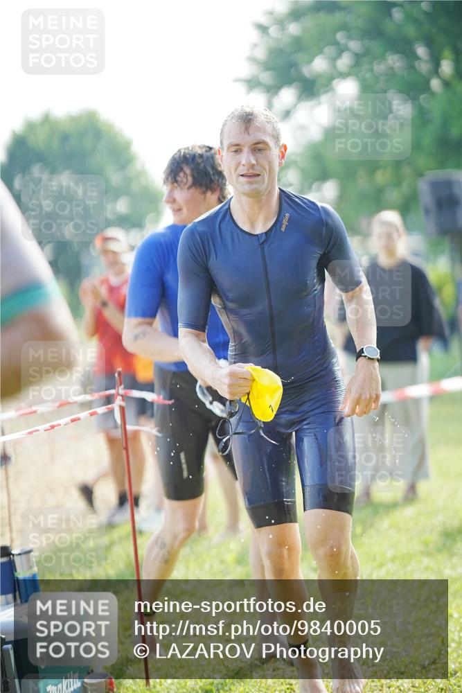 21.06.2026 - 29. Vierlanden-Triathlon LAZAROV Photography http://msf.ph/oto/9840005 21.06.2026 08:52:51 Schwimmen 22, 98, 167, 195 meine-sportfotos.de
