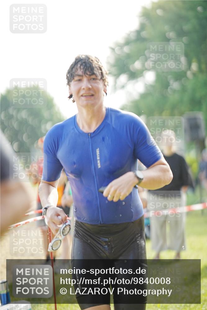 21.06.2026 - 29. Vierlanden-Triathlon LAZAROV Photography http://msf.ph/oto/9840008 21.06.2026 08:52:52 Schwimmen 22, 98, 195 meine-sportfotos.de