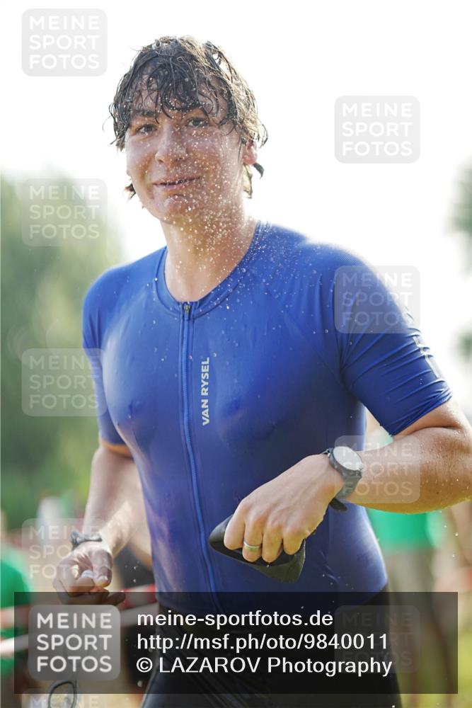 21.06.2026 - 29. Vierlanden-Triathlon LAZAROV Photography http://msf.ph/oto/9840011 21.06.2026 08:52:53 Schwimmen 22, 98, 195 meine-sportfotos.de