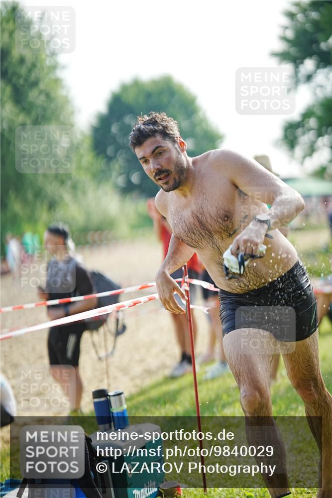 21.06.2026 - 29. Vierlanden-Triathlon LAZAROV Photography http://msf.ph/oto/9840029 21.06.2026 08:53:41 Schwimmen 15, 70 meine-sportfotos.de