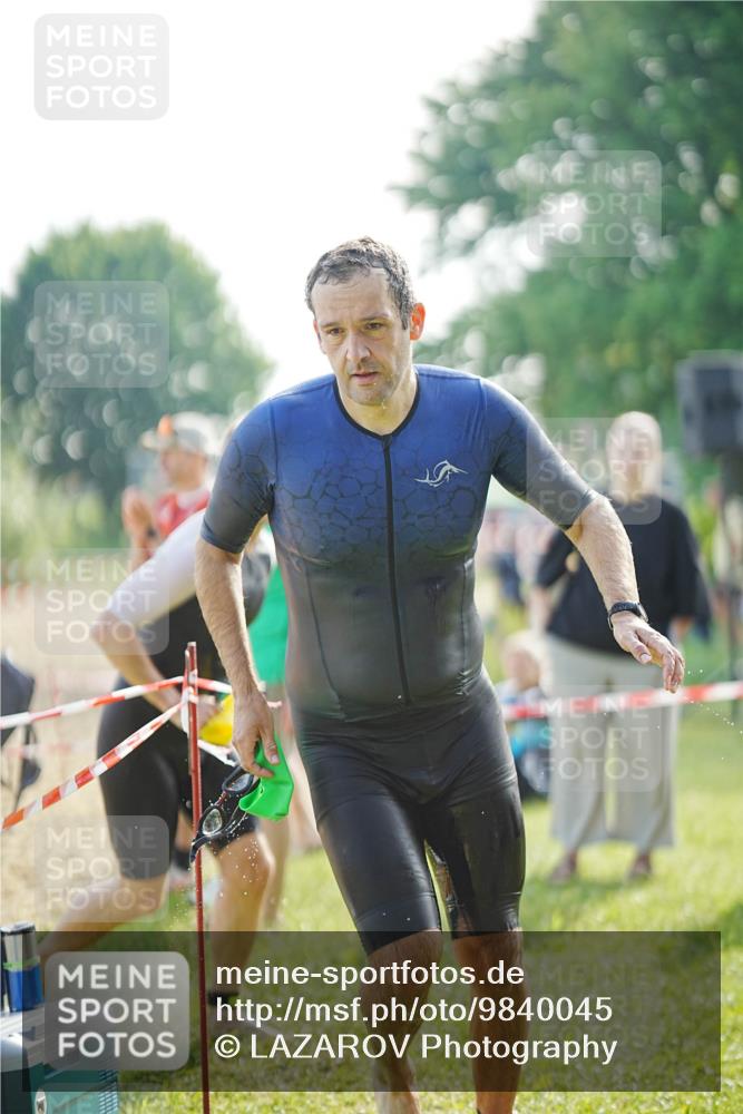21.06.2026 - 29. Vierlanden-Triathlon LAZAROV Photography http://msf.ph/oto/9840045 21.06.2026 08:54:04 Schwimmen 122, 126, 146, 176 meine-sportfotos.de