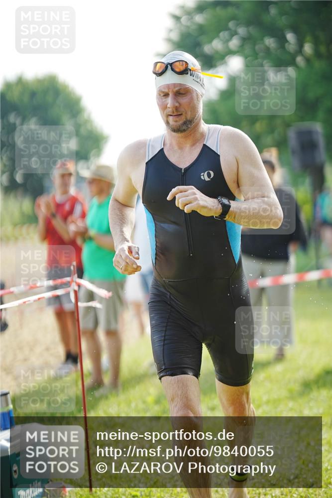 21.06.2026 - 29. Vierlanden-Triathlon LAZAROV Photography http://msf.ph/oto/9840055 21.06.2026 08:54:16 Schwimmen 190 meine-sportfotos.de