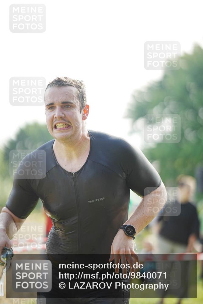21.06.2026 - 29. Vierlanden-Triathlon LAZAROV Photography http://msf.ph/oto/9840071 21.06.2026 08:55:07 Schwimmen 19 meine-sportfotos.de