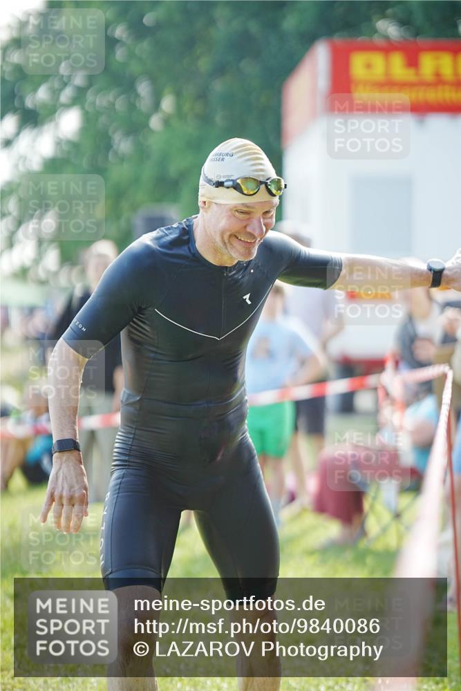 21.06.2026 - 29. Vierlanden-Triathlon LAZAROV Photography http://msf.ph/oto/9840086 21.06.2026 08:56:10 Schwimmen 138 meine-sportfotos.de